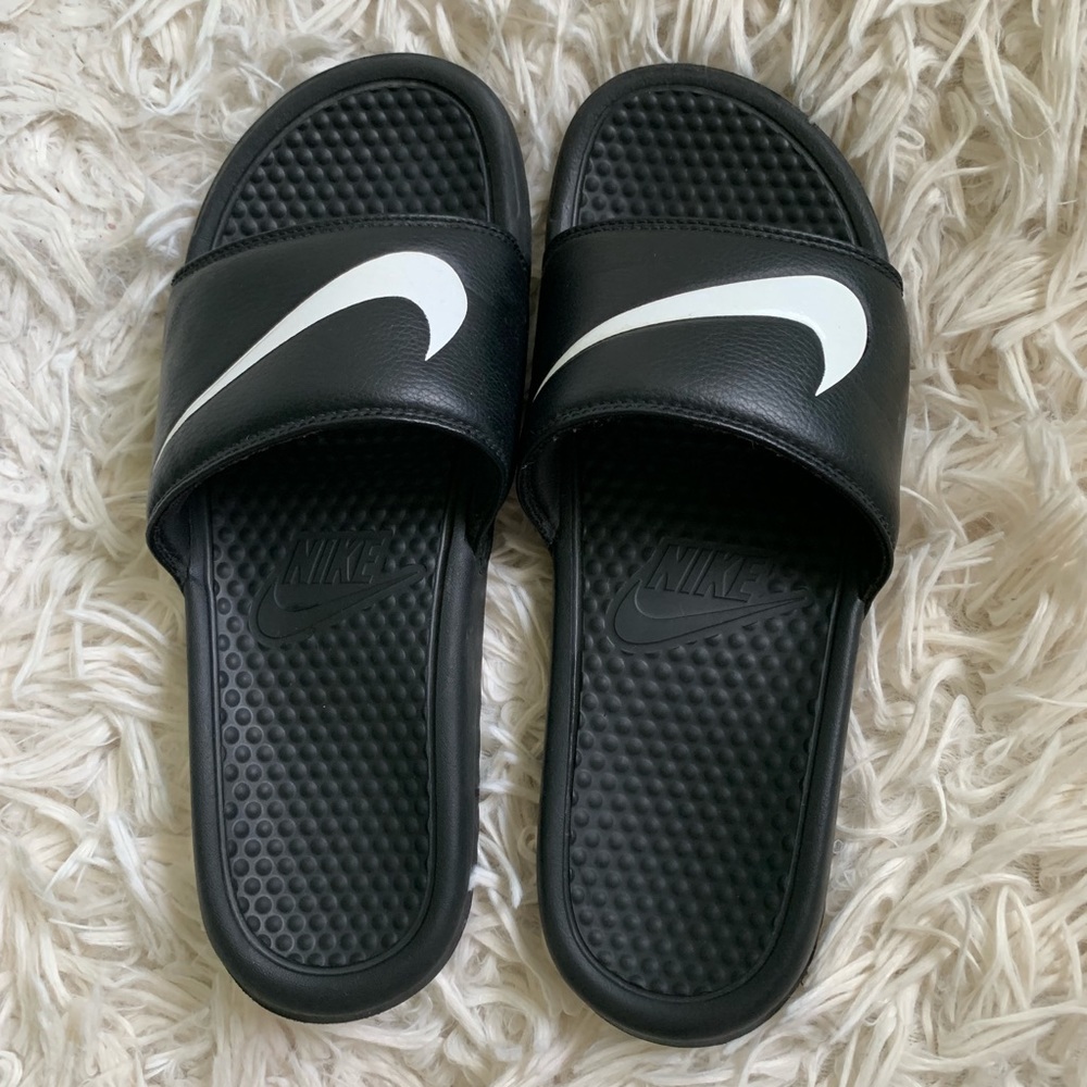 NIKE Black Slides